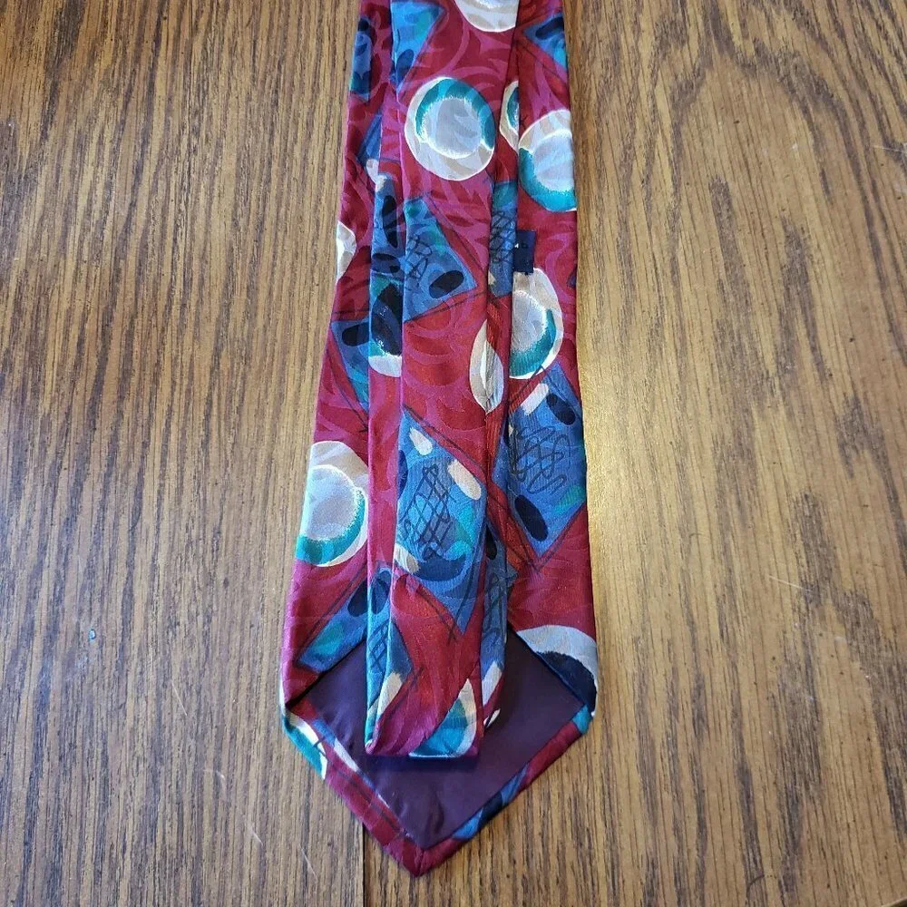 Halston III Abstract Red and Blue Pattern Geometric Shapes 4 Inch Wide Necktie